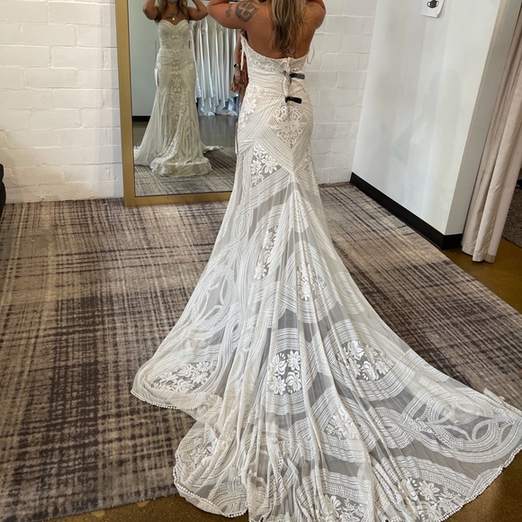 SOLD Rue de seine - ADARA WEDDING DRESS - Picture 8 of 8